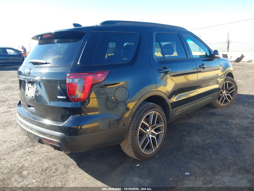 2016 Ford Explorer Sport photo 4