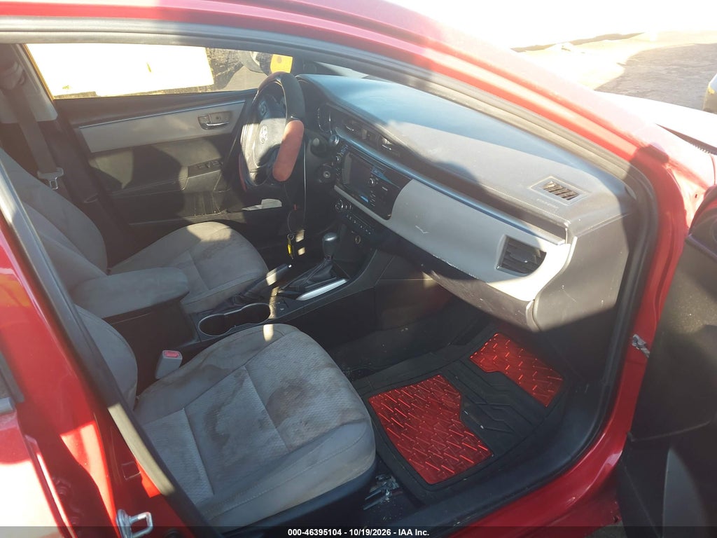 2014 Toyota Corolla LE photo 5