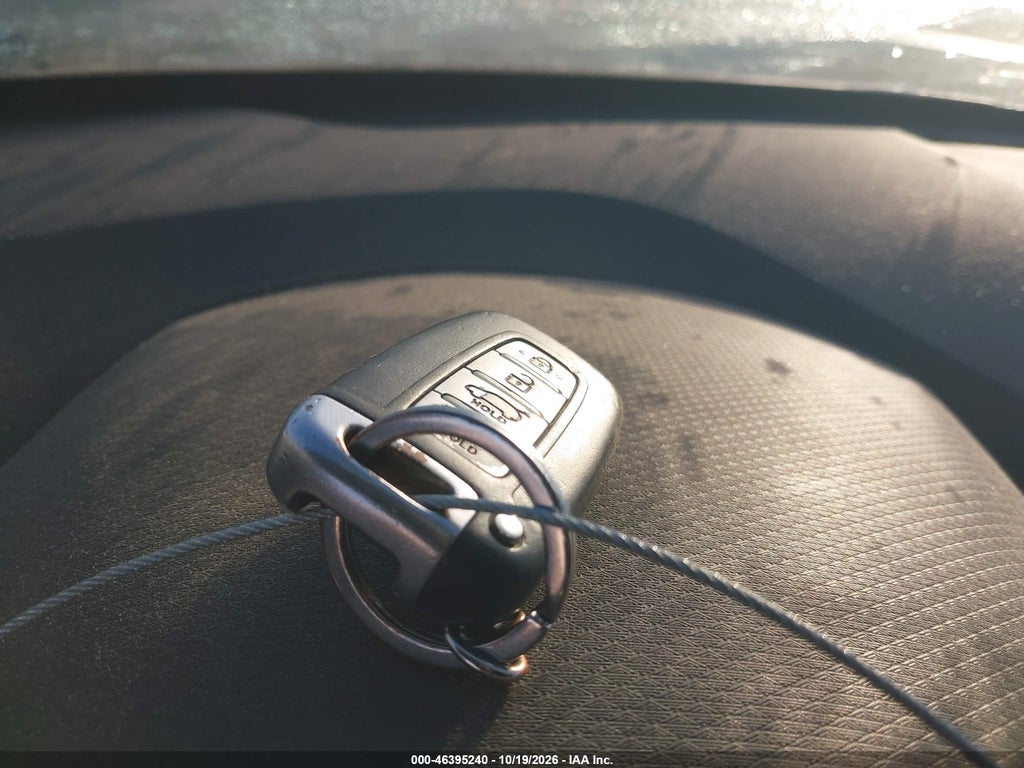 2013 Hyundai Veloster Turbo W/Black photo 11