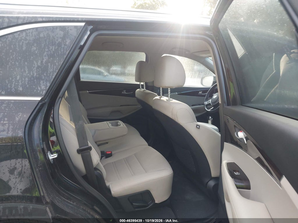 2019 Kia Sorento 2.4L LX photo 8