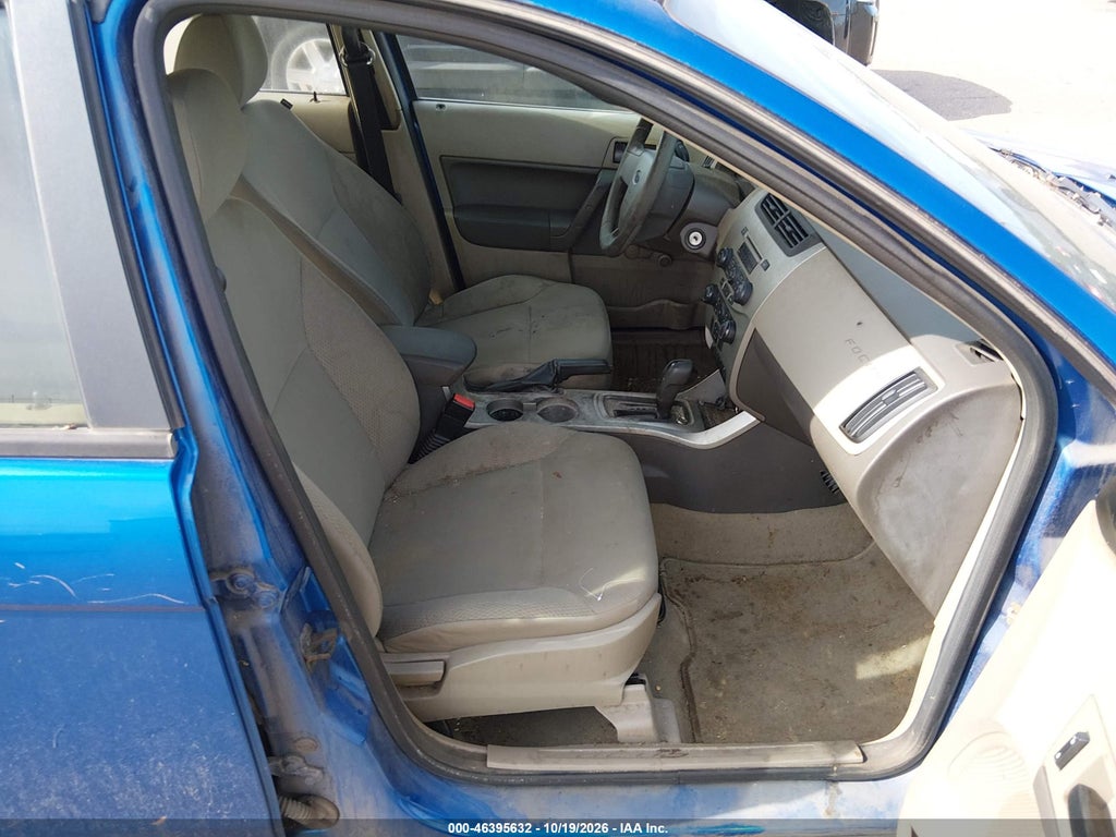2010 Ford Focus S photo 5