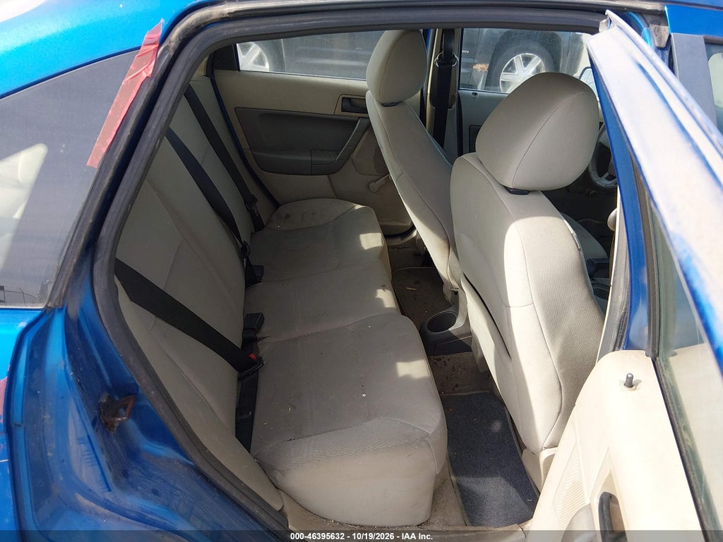 2010 Ford Focus S photo 8
