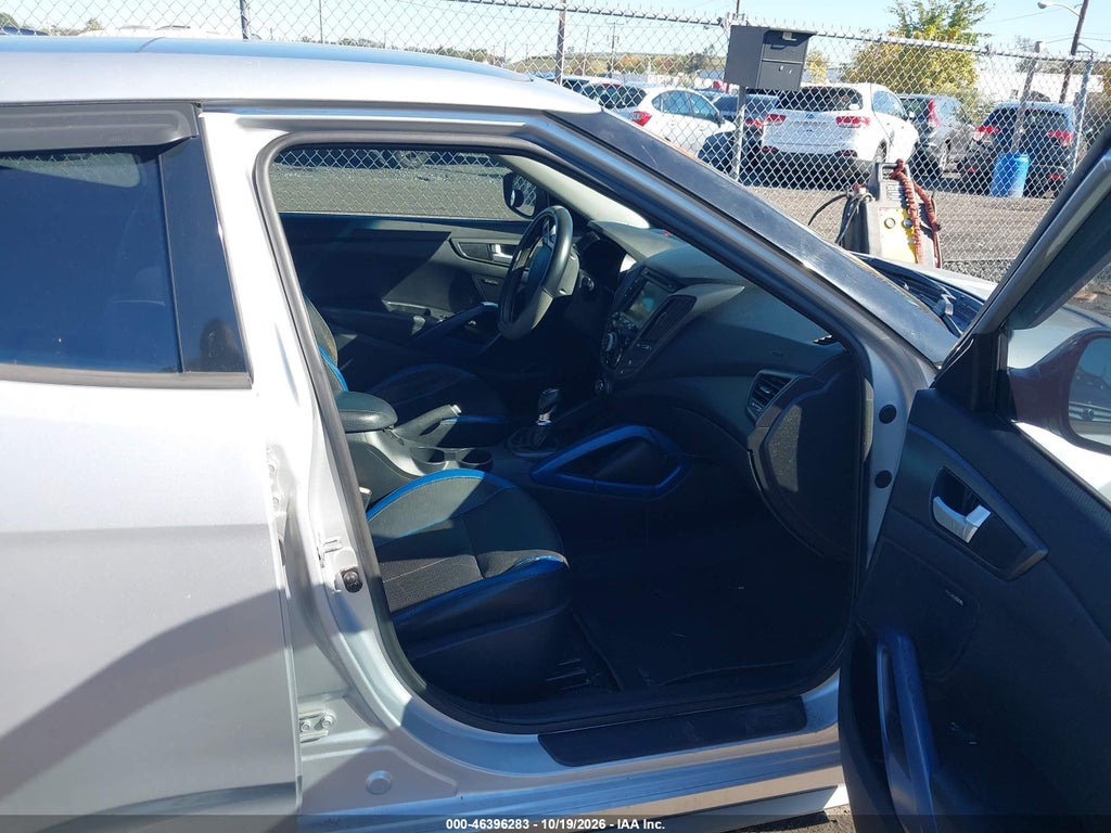 2013 Hyundai Veloster Turbo W/Blue photo 5
