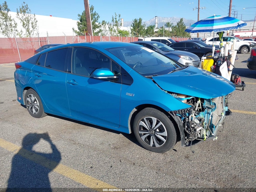 2018 Toyota Prius Prime Premium photo 1