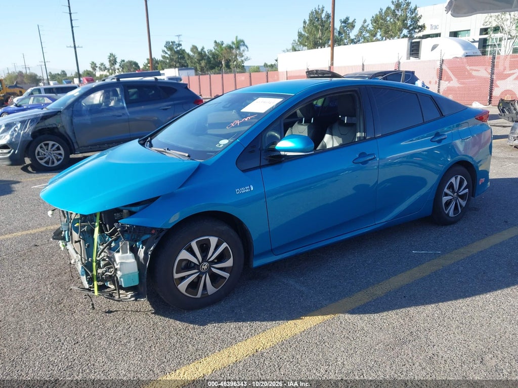 2018 Toyota Prius Prime Premium photo 2