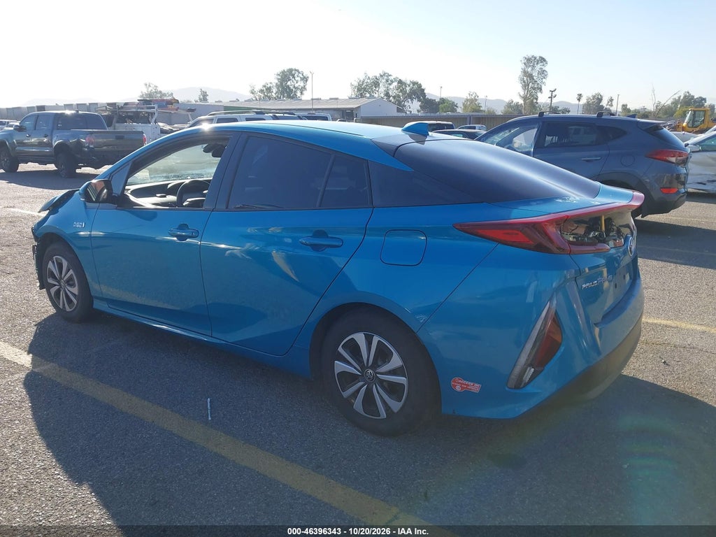 2018 Toyota Prius Prime Premium photo 3