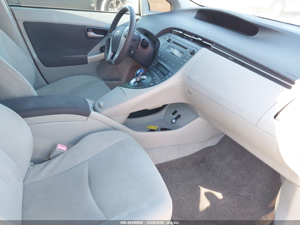 2010 Toyota Prius III photo 5