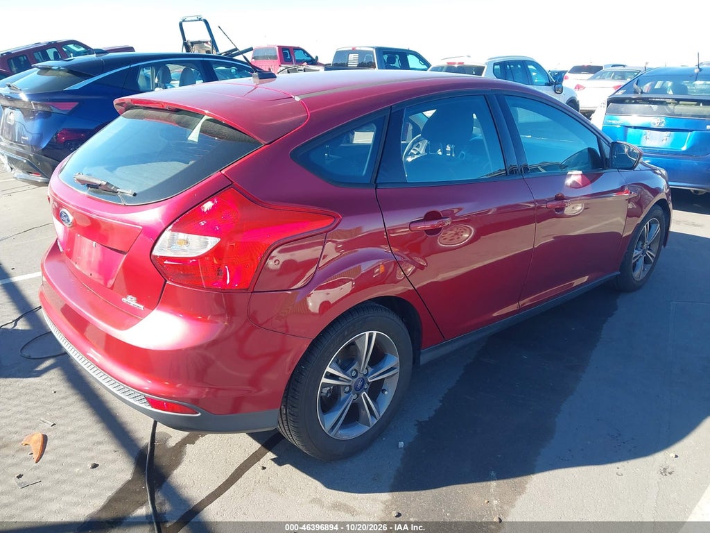 2014 Ford Focus SE photo 4