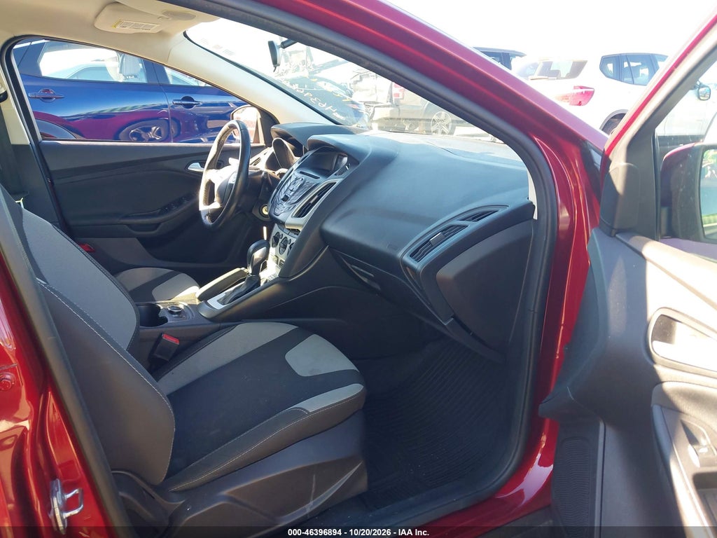 2014 Ford Focus SE photo 5