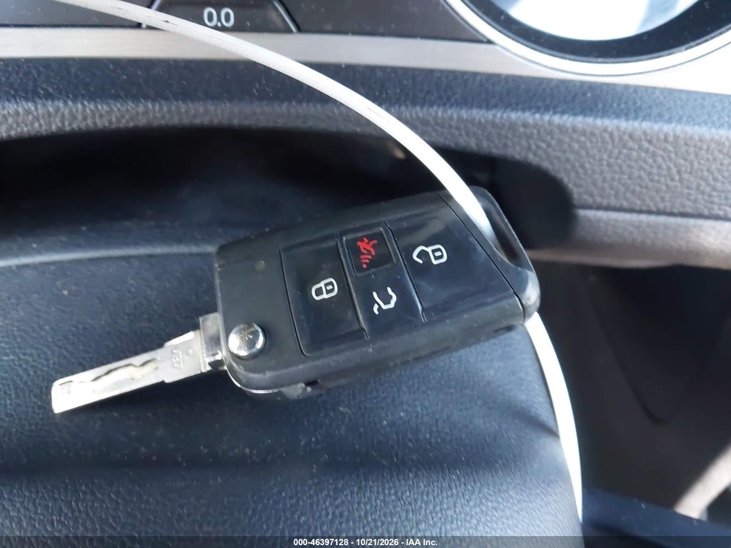 2016 Volkswagen Golf TSI S 4-Door photo 11