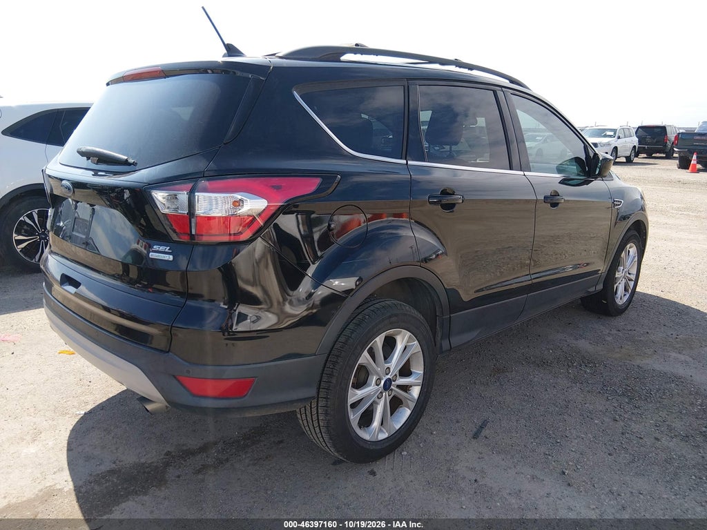 2018 Ford Escape SEL photo 4