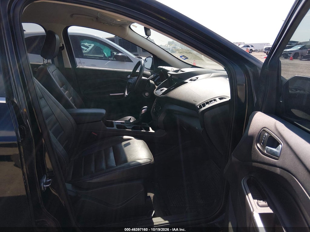 2018 Ford Escape SEL photo 5