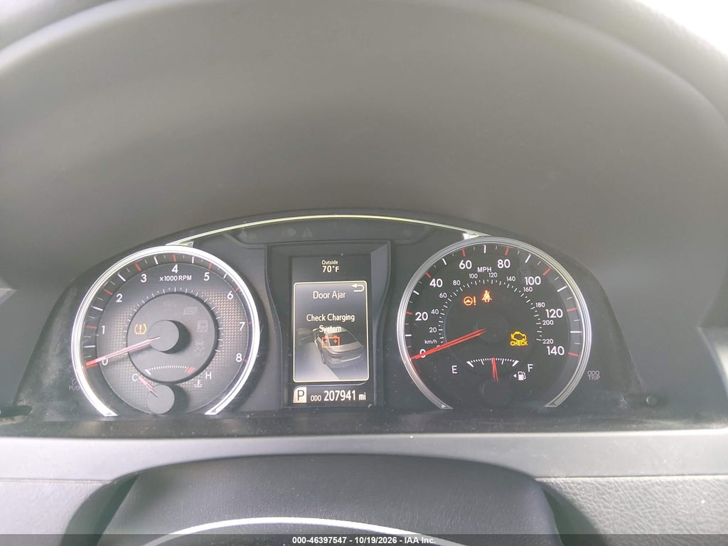 2015 Toyota Camry SE photo 7