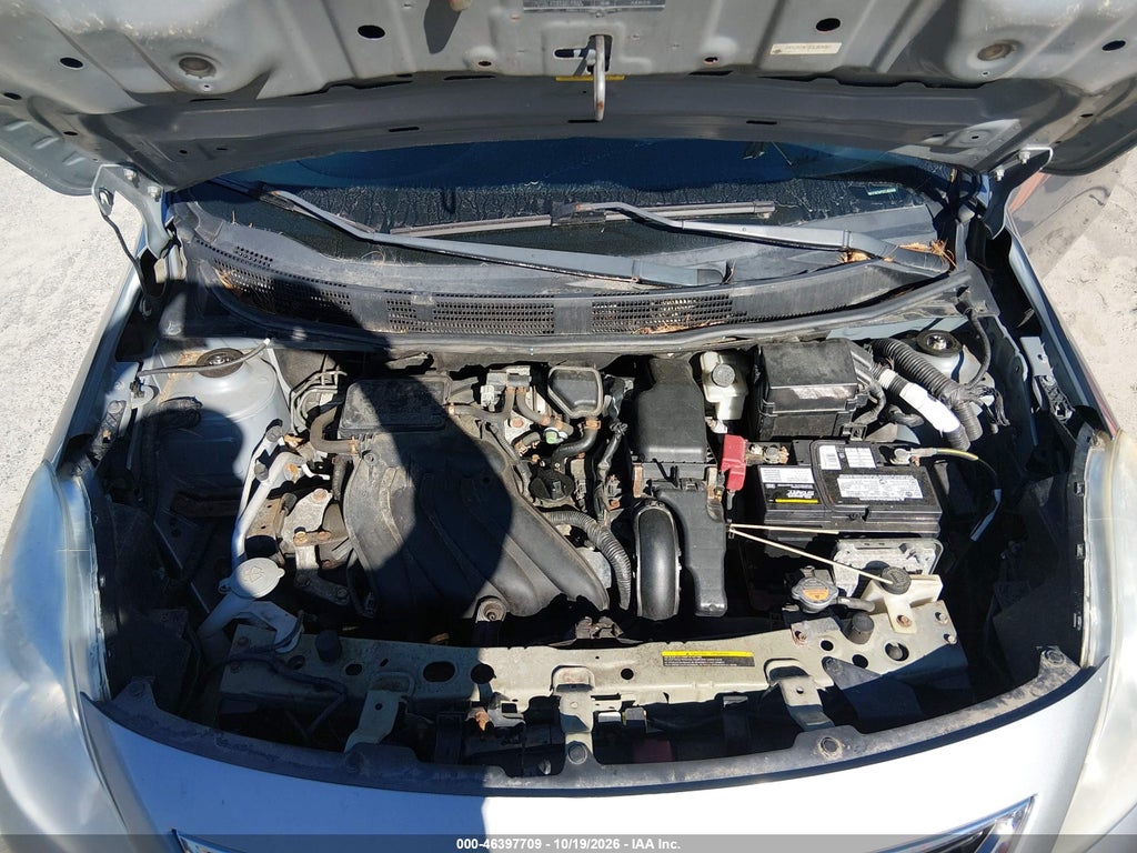 2012 Nissan Versa 1.6 SL photo 10