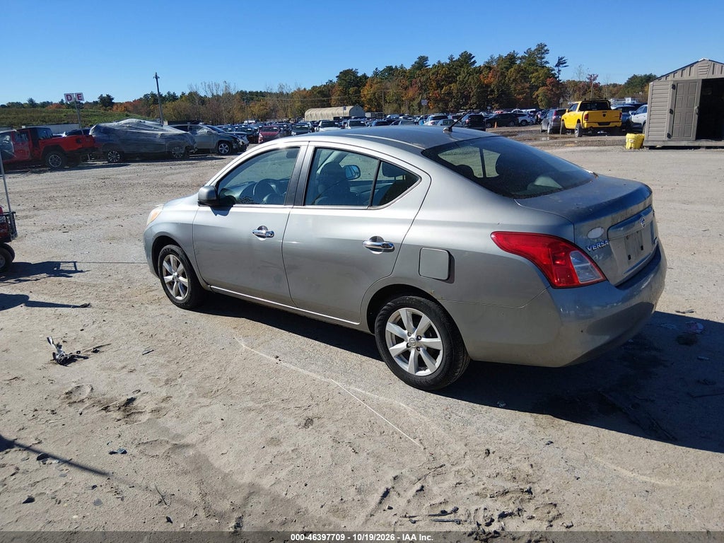 2012 Nissan Versa 1.6 SL photo 3