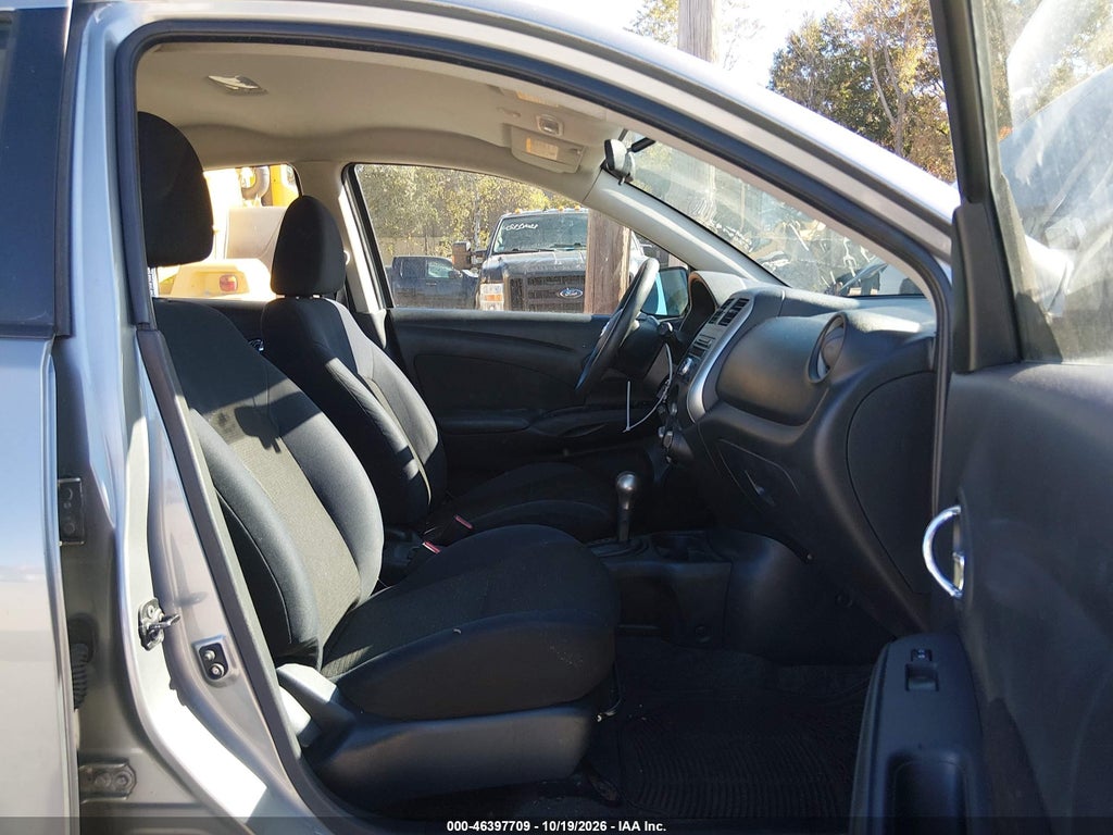 2012 Nissan Versa 1.6 SL photo 5