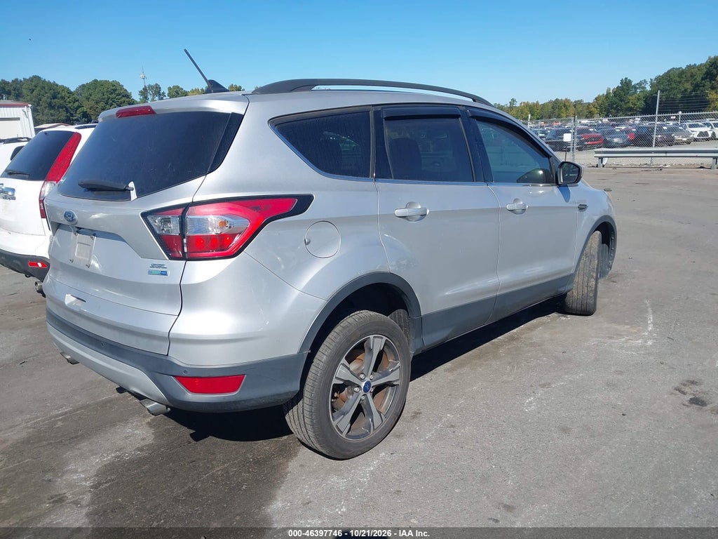 2018 Ford Escape SEL photo 4
