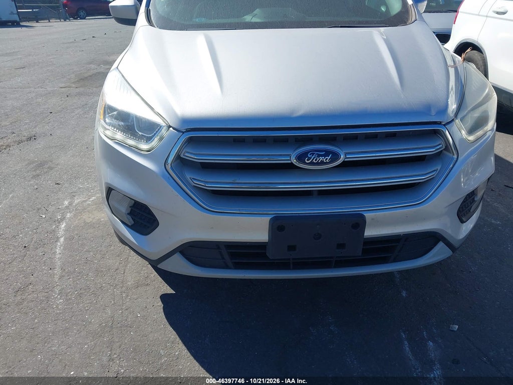 2018 Ford Escape SEL photo 6