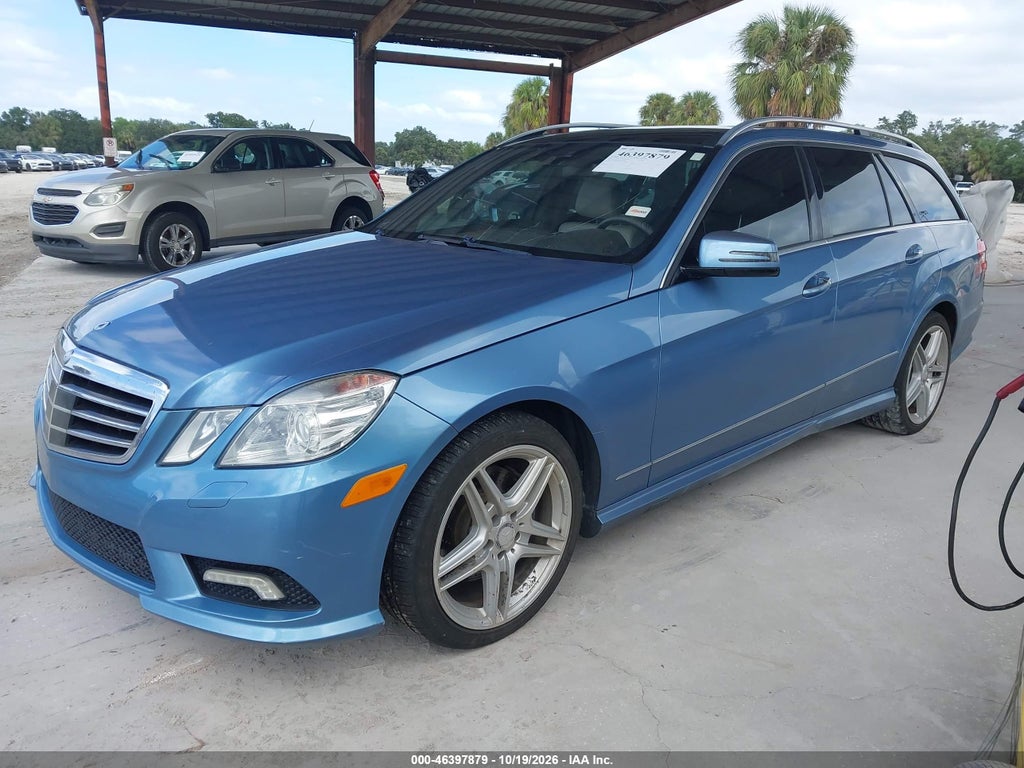 2011 Mercedes-Benz E 350 4MATIC photo 2