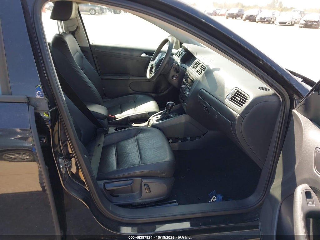 2014 Volkswagen Jetta 1.8T SE photo 5