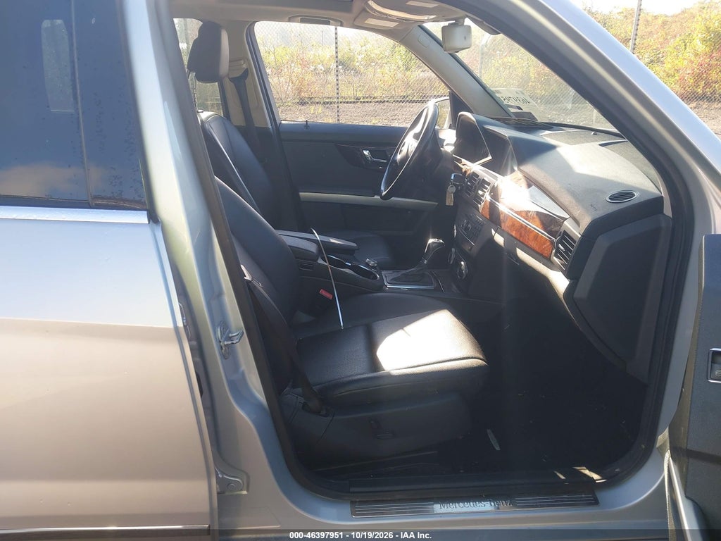 2011 Mercedes-Benz GLK 350 4MATIC photo 5