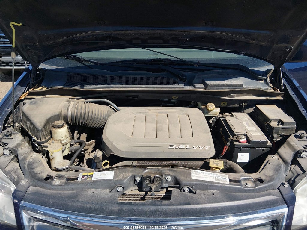 2015 Chrysler Town & Country Touring photo 10
