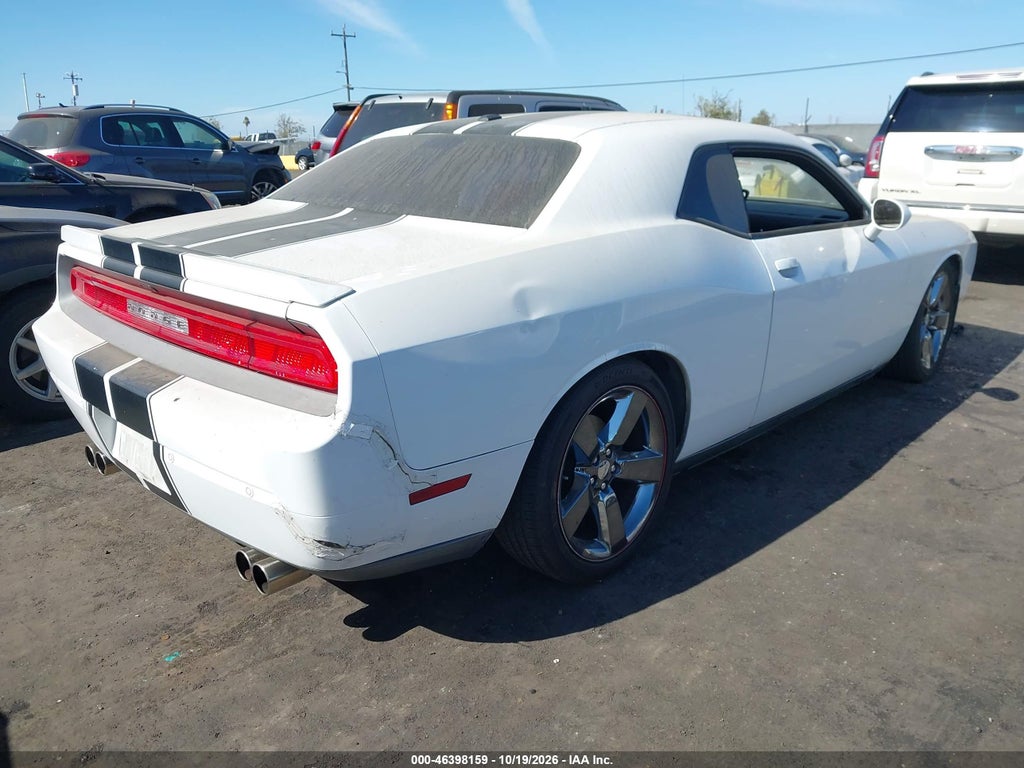 2013 Dodge Challenger R/T Plus photo 4