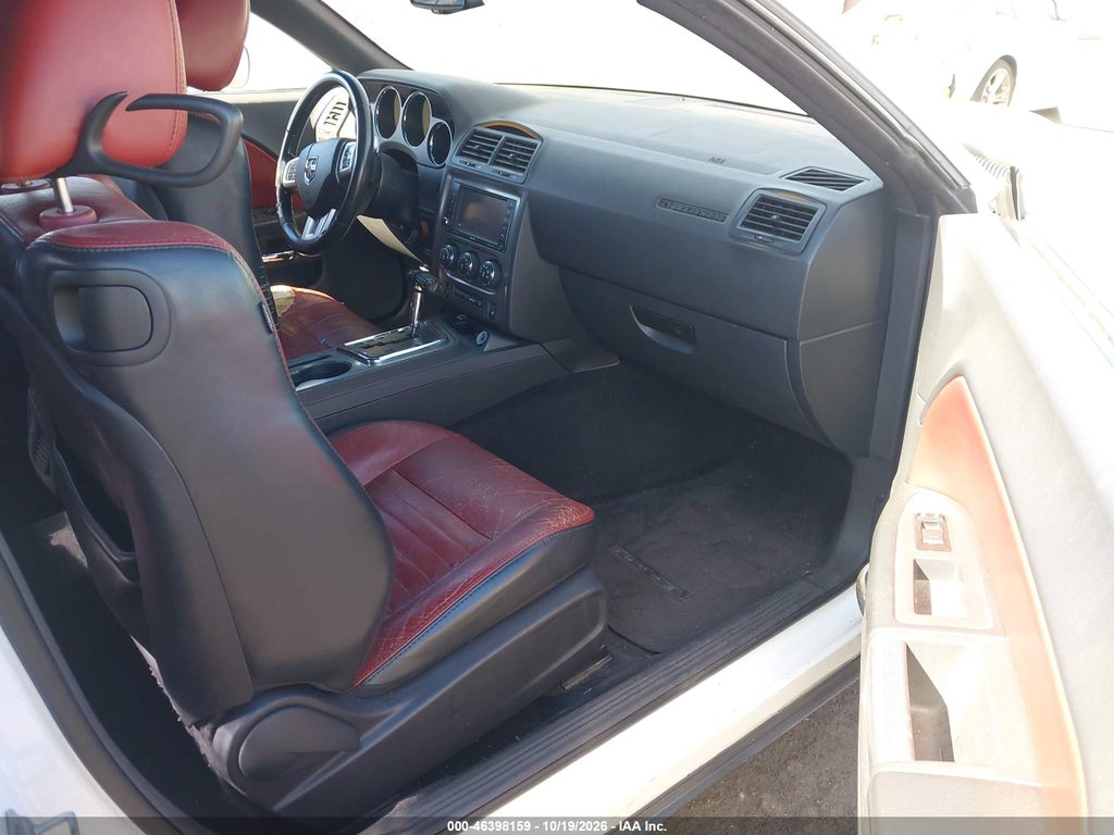 2013 Dodge Challenger R/T Plus photo 5