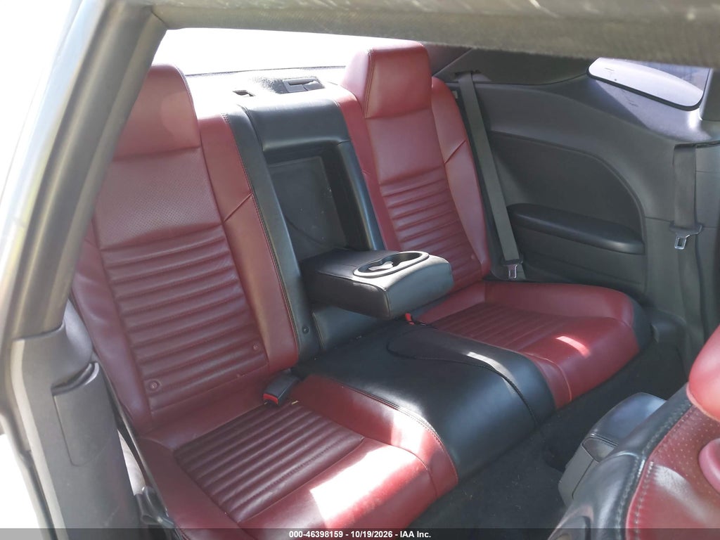 2013 Dodge Challenger R/T Plus photo 8