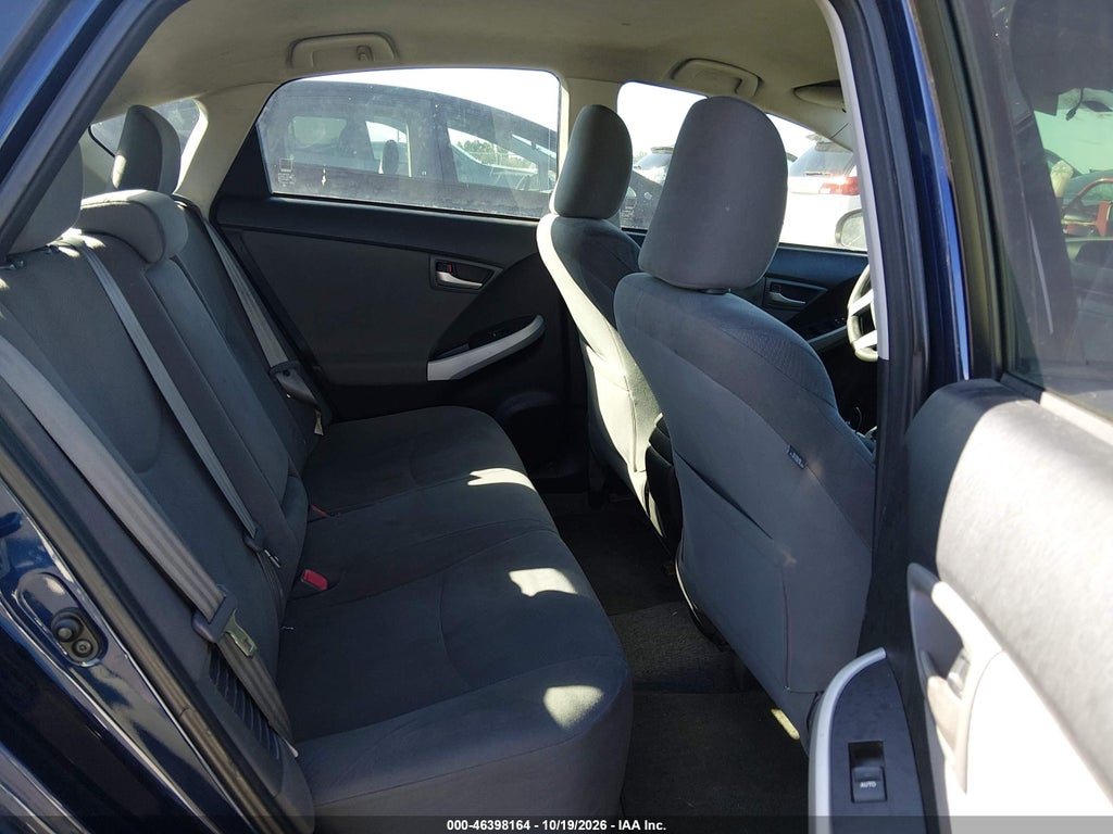 2012 Toyota Prius TWO photo 8