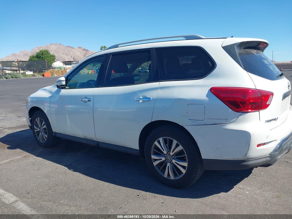 2018 Nissan Pathfinder SV photo 6