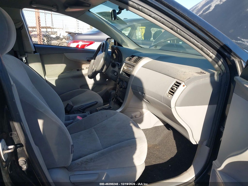 2009 Toyota Corolla LE photo 5