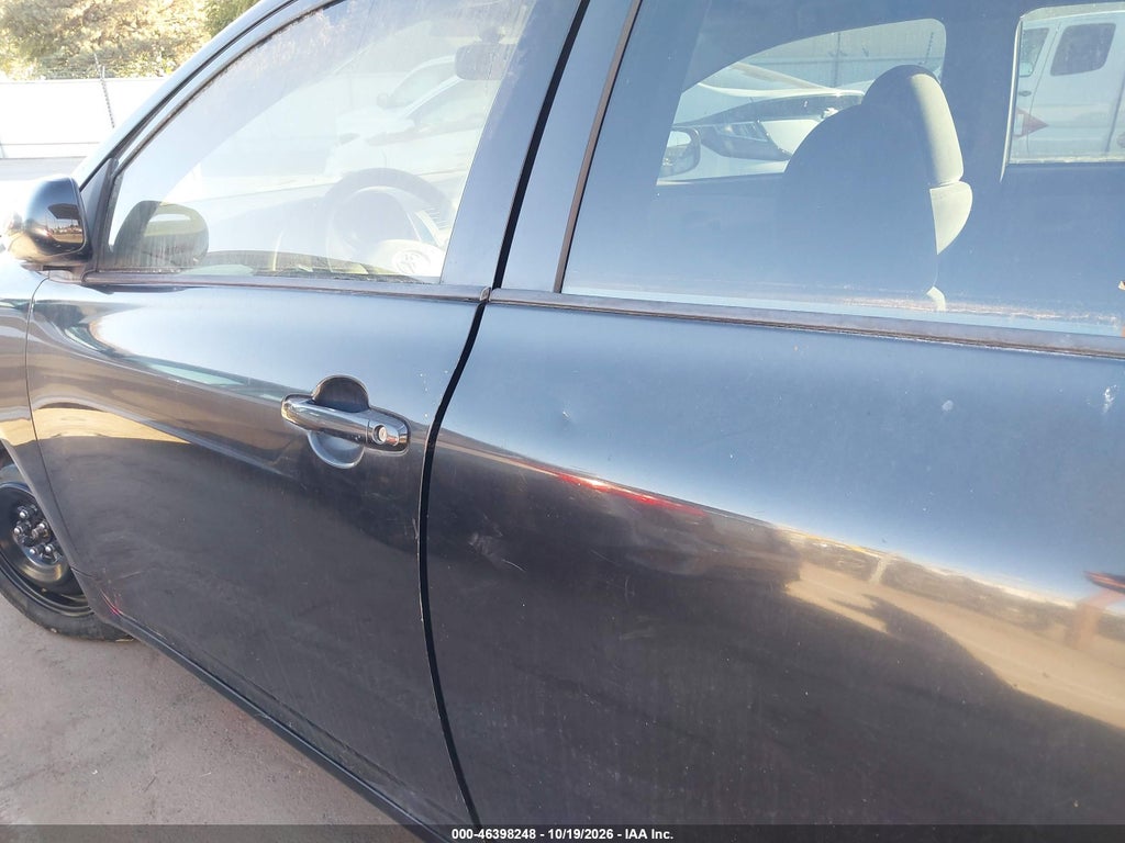 2009 Toyota Corolla LE photo 6