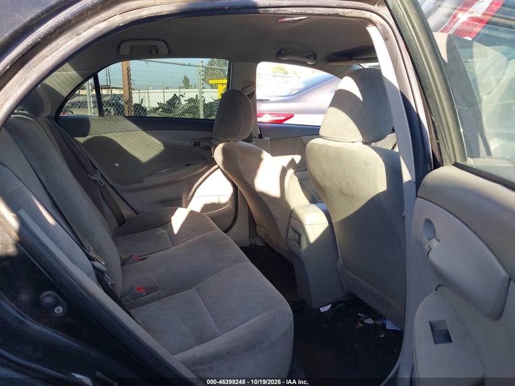 2009 Toyota Corolla LE photo 8
