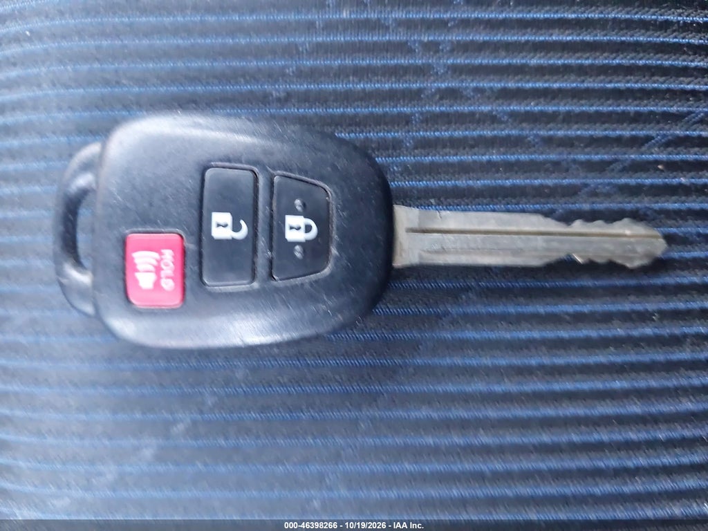 2015 Toyota Prius C TWO photo 11