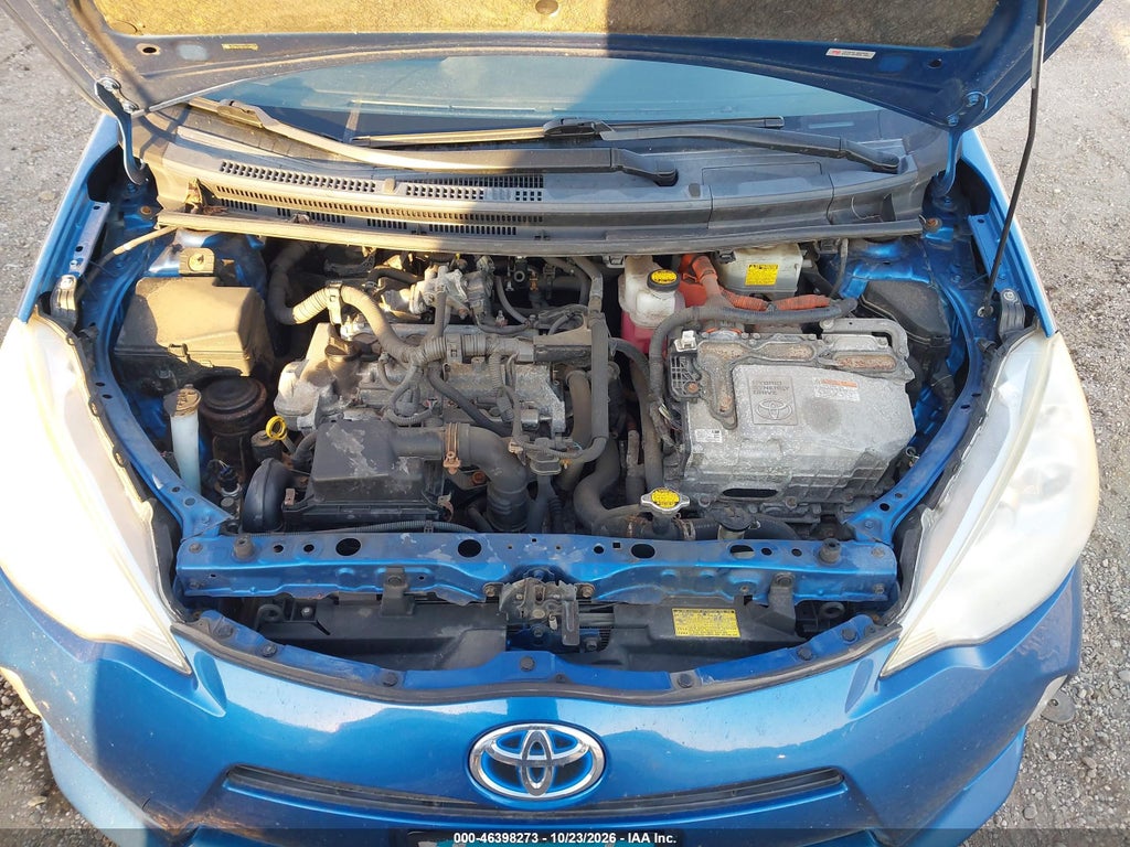 2013 Toyota Prius C Three photo 10