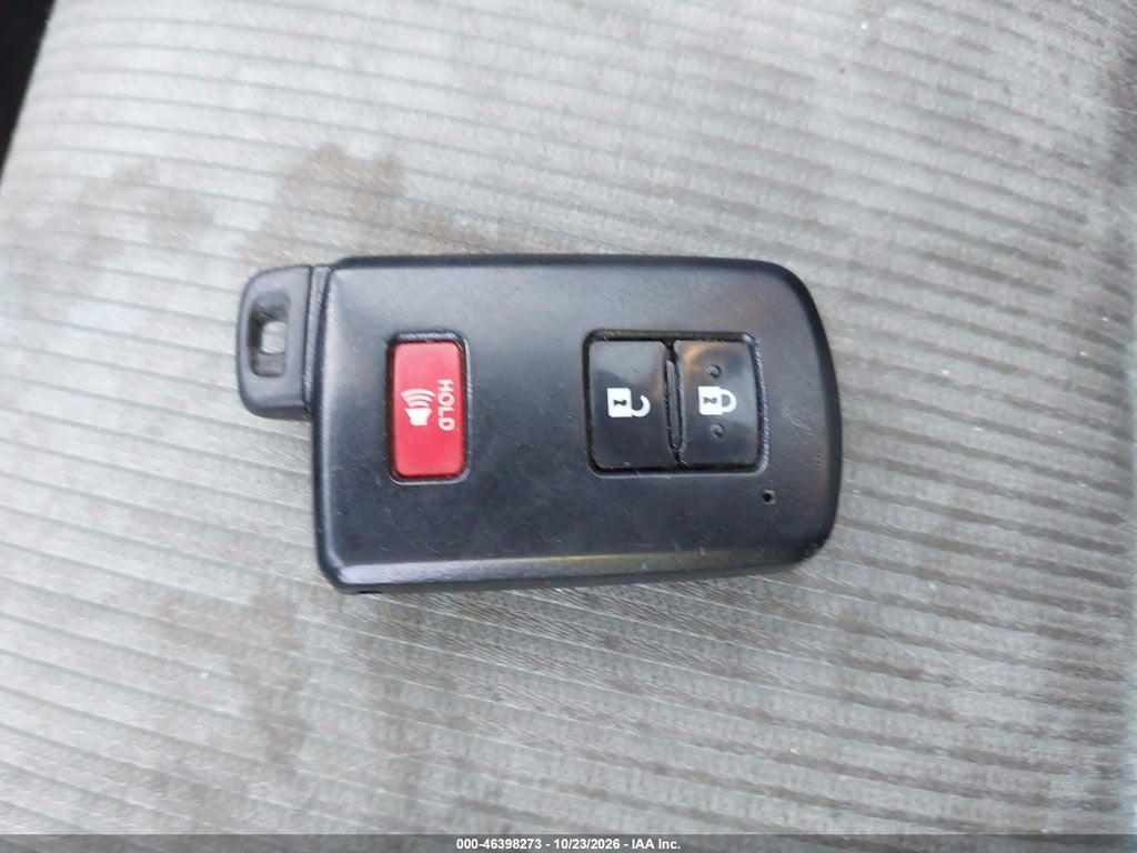 2013 Toyota Prius C Three photo 11