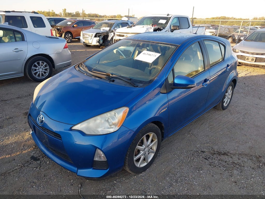 2013 Toyota Prius C Three photo 2