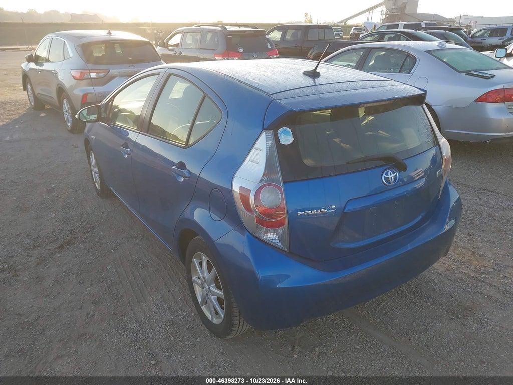 2013 Toyota Prius C Three photo 3