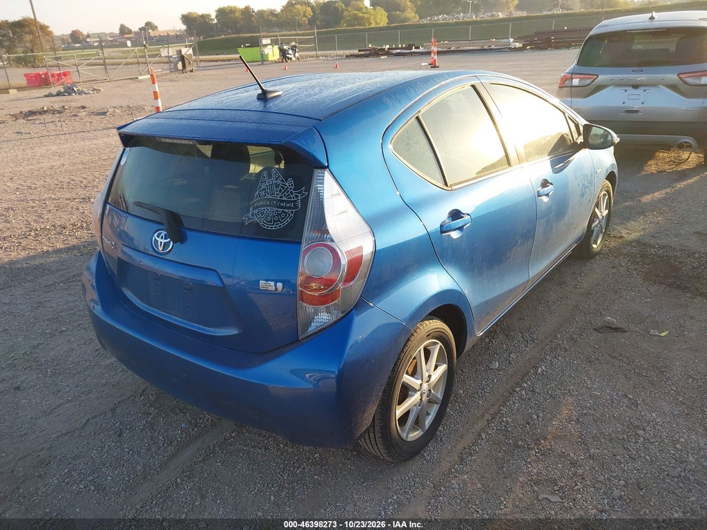 2013 Toyota Prius C Three photo 4