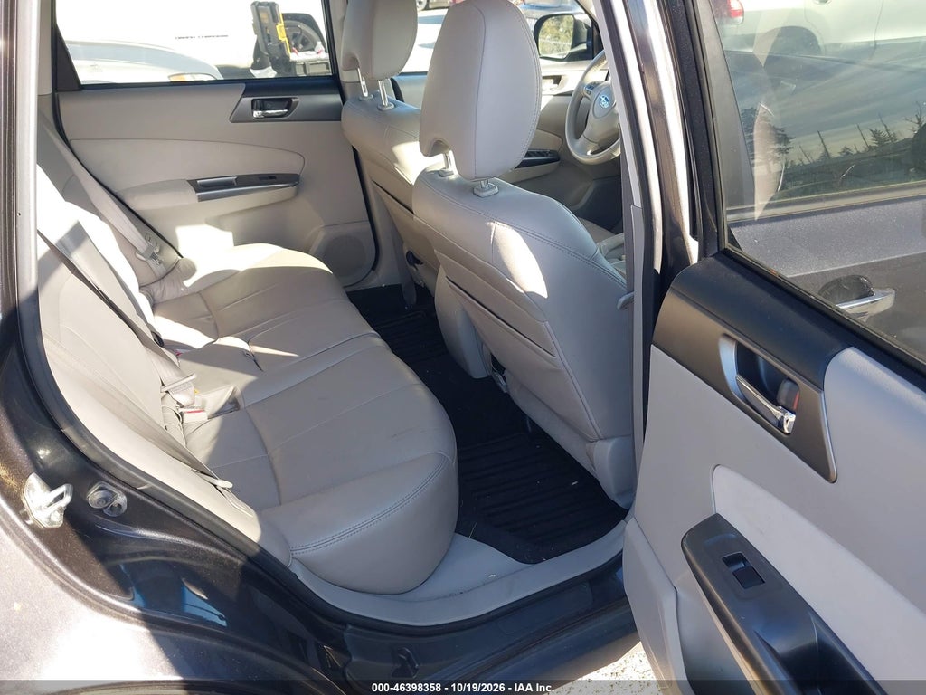 2011 Subaru Forester 2.5X Limited photo 8