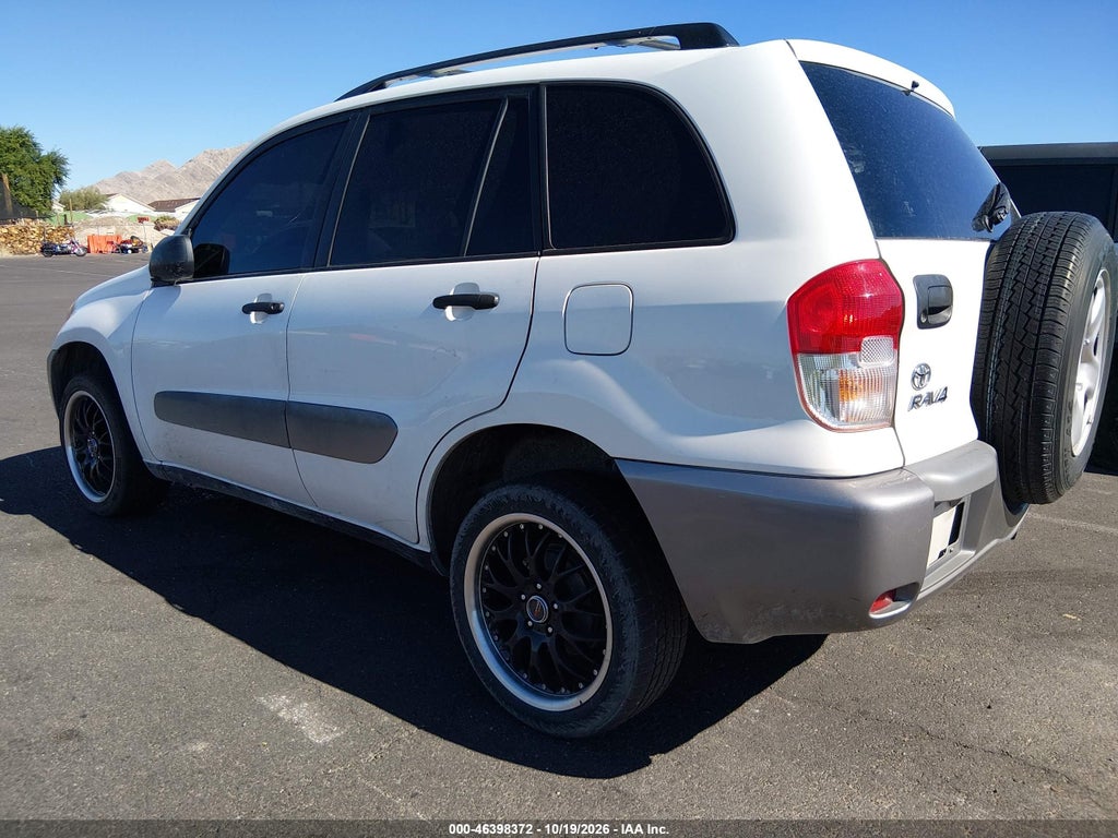2002 Toyota RAV4 photo 3