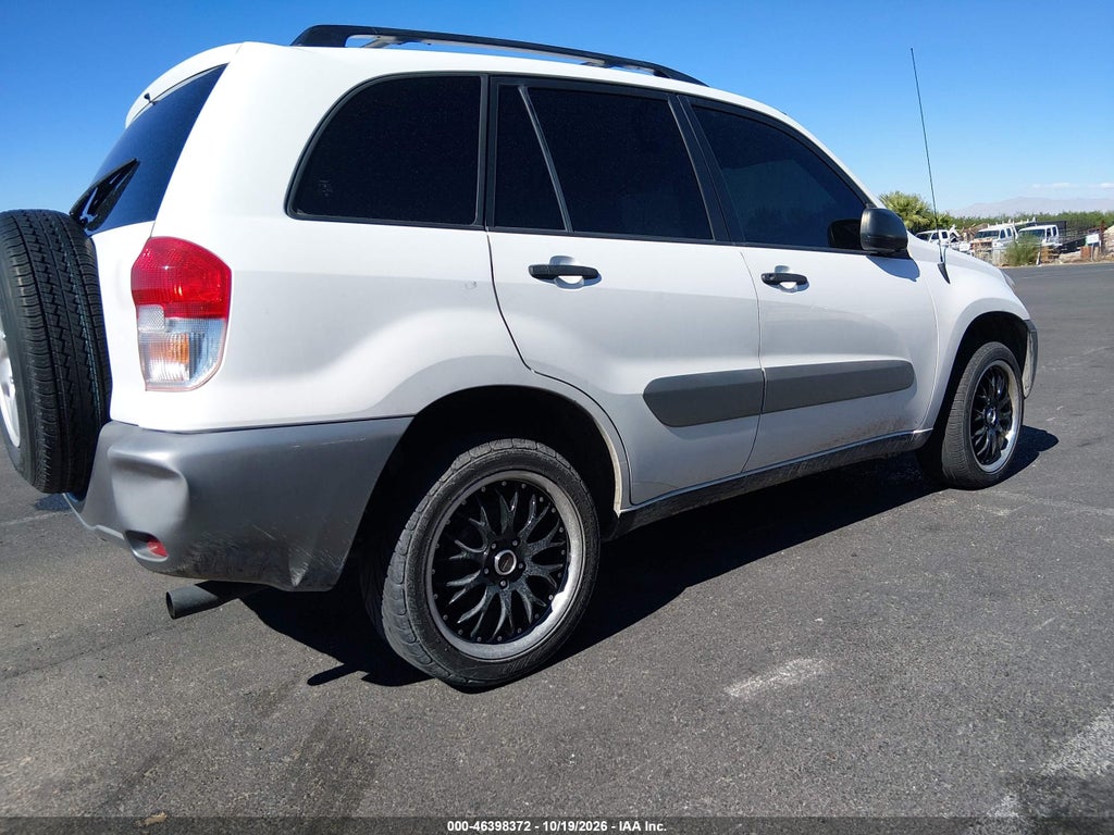 2002 Toyota RAV4 photo 4