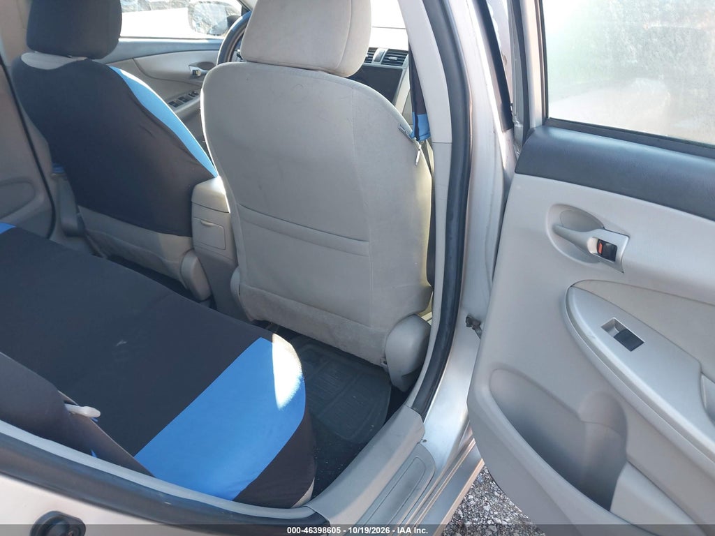 2012 Toyota Corolla LE photo 8
