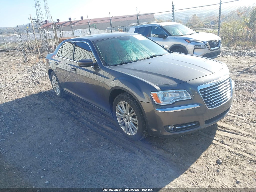 2013 Chrysler 300 Motown photo 1