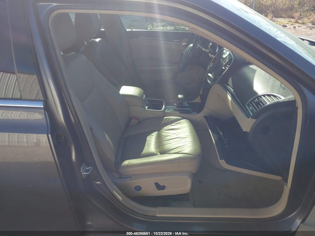 2013 Chrysler 300 Motown photo 5