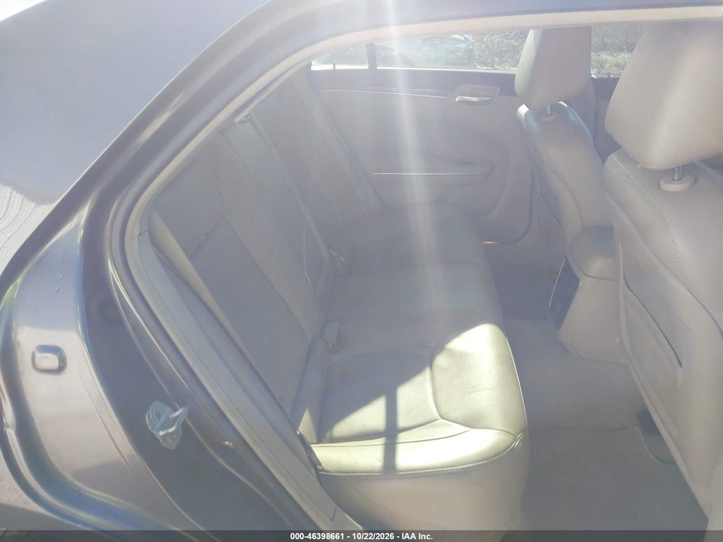 2013 Chrysler 300 Motown photo 8