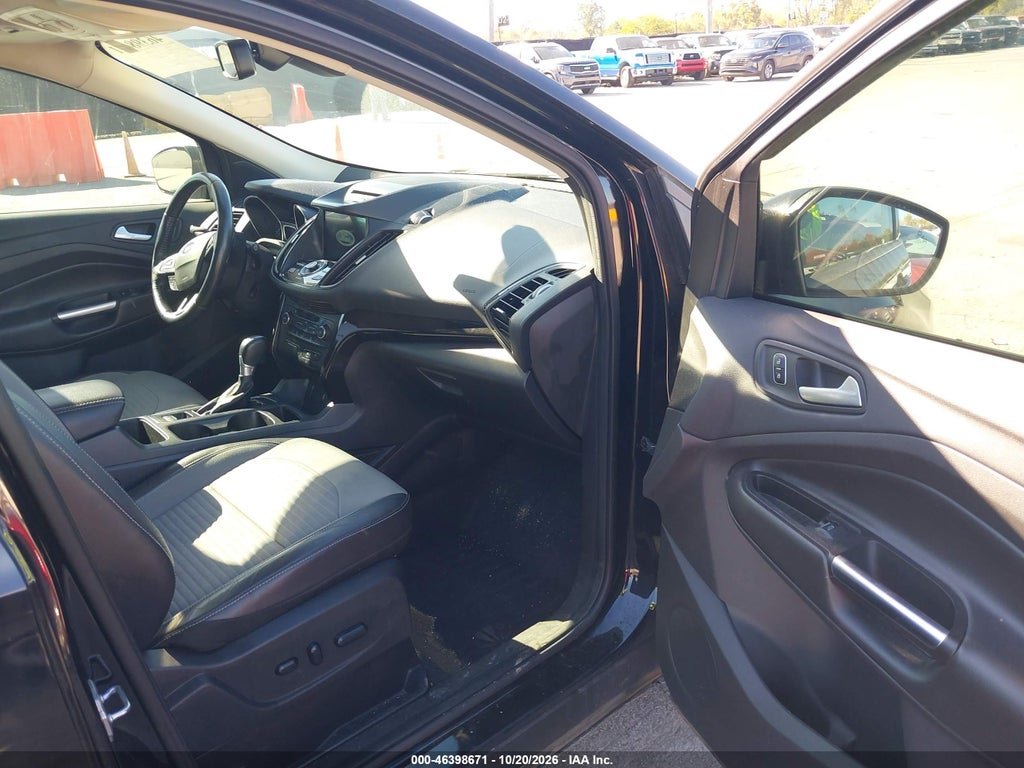 2017 Ford Escape Titanium photo 5
