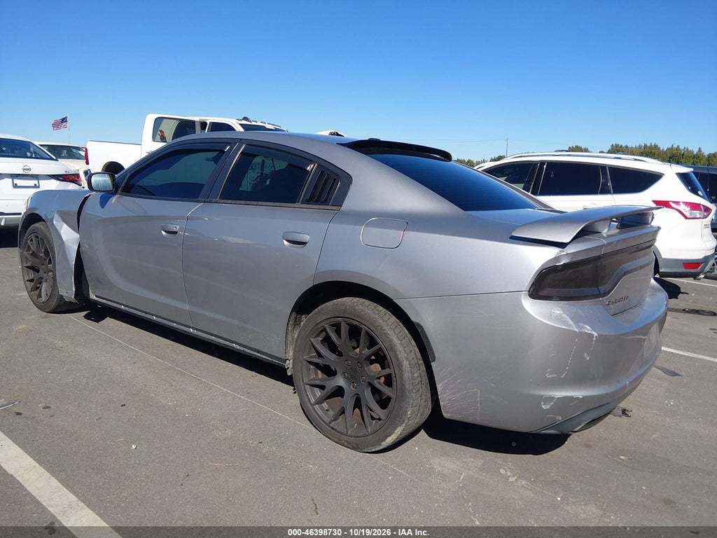 2015 Dodge Charger SE photo 3