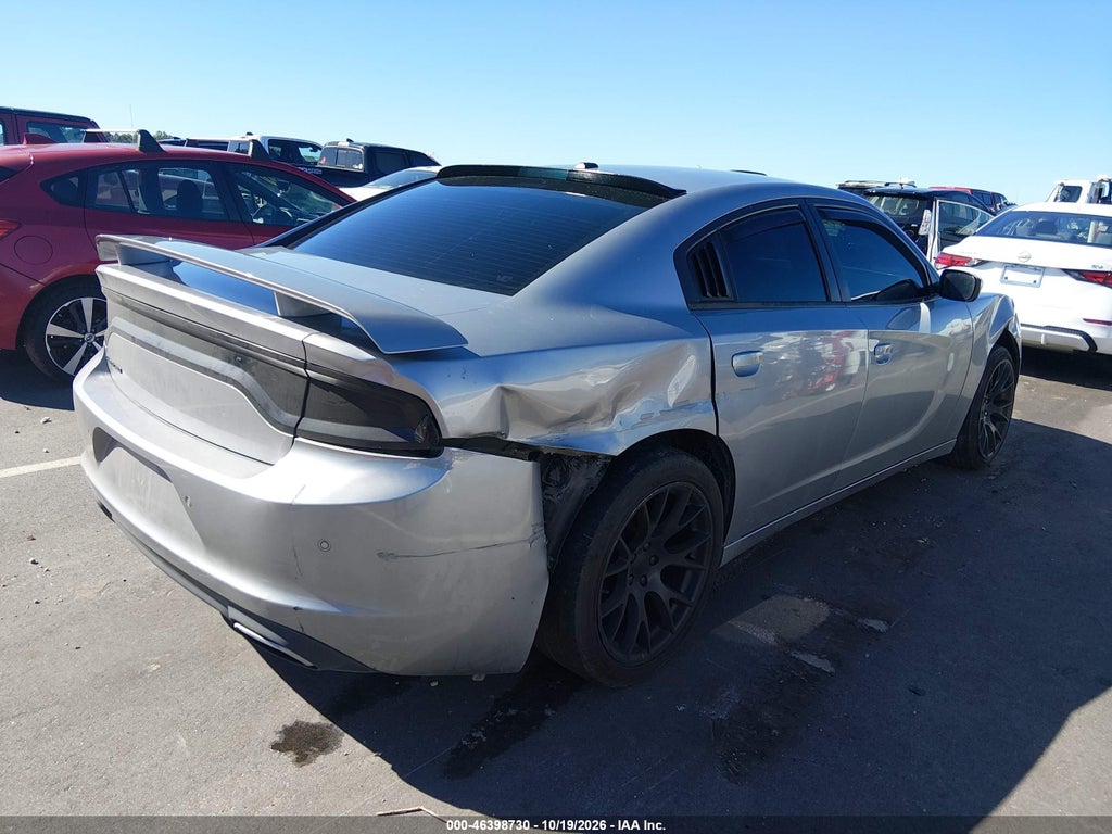 2015 Dodge Charger SE photo 4